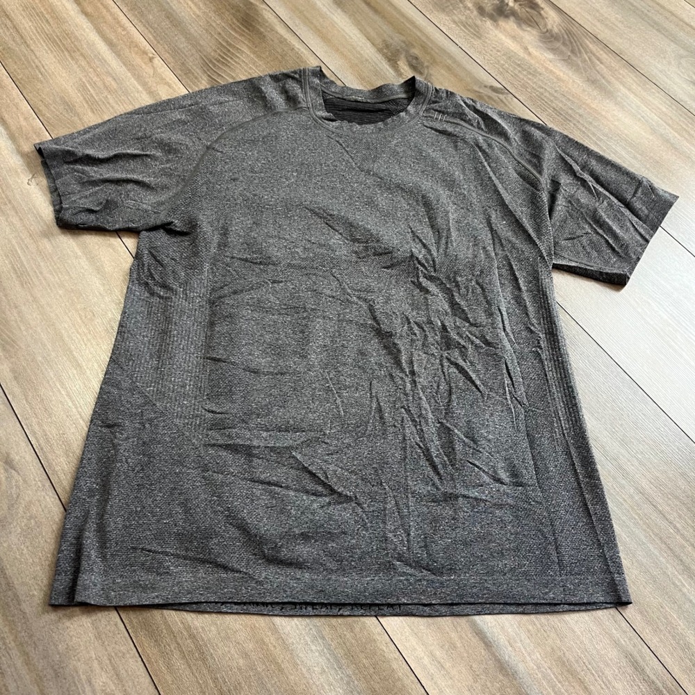 Lululemon Metal Vent Tech Short Sleeve Shirt Mens Large Gray Heathered Bin F-16